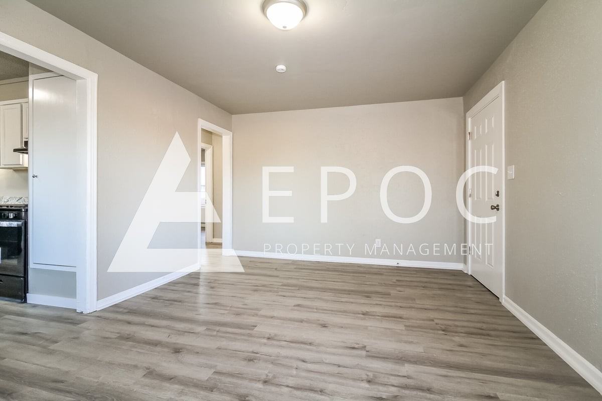 3010 N Fonshill Ave - Photo 4 of 15