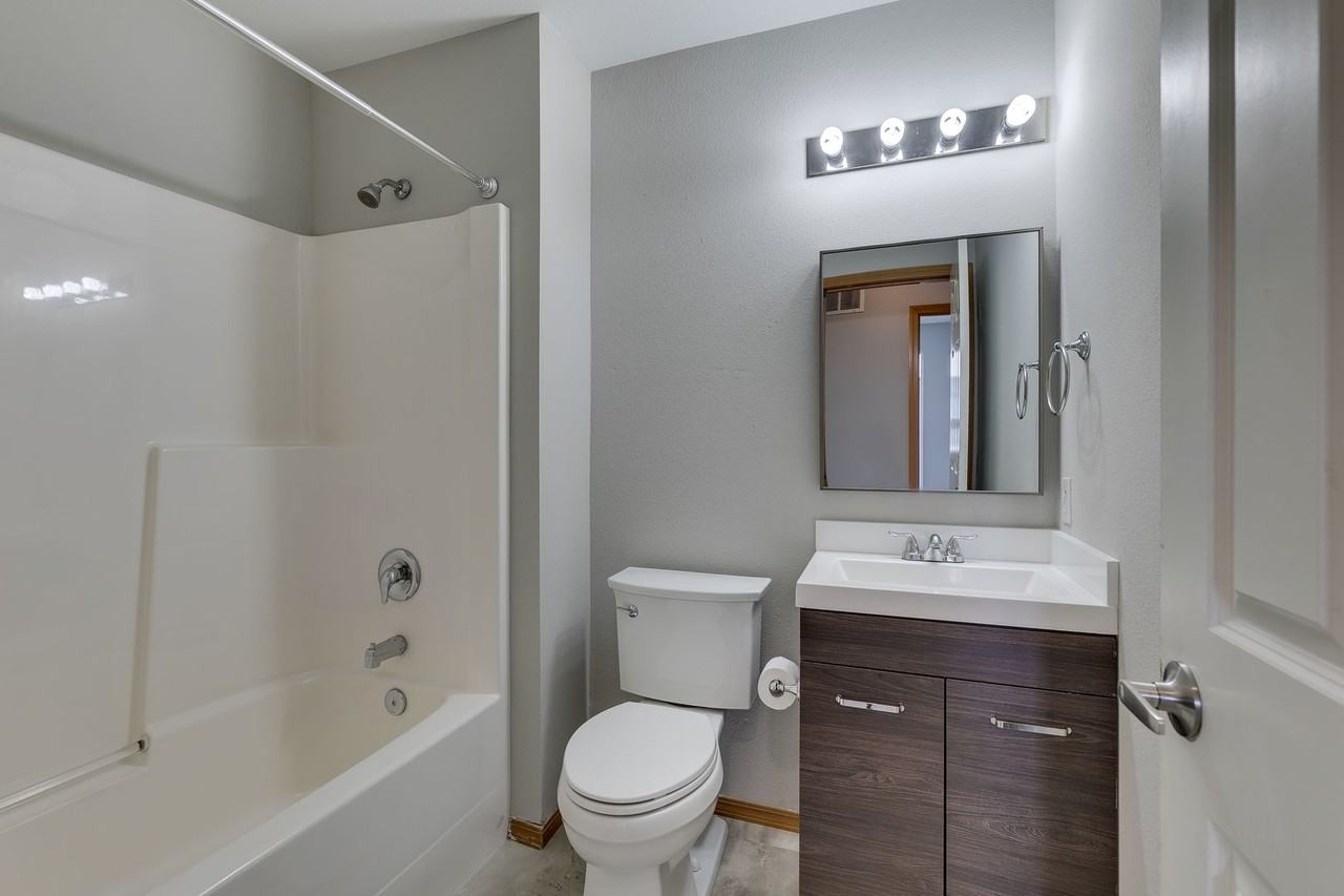 11118 16th Pl Se - Photo 7 of 21