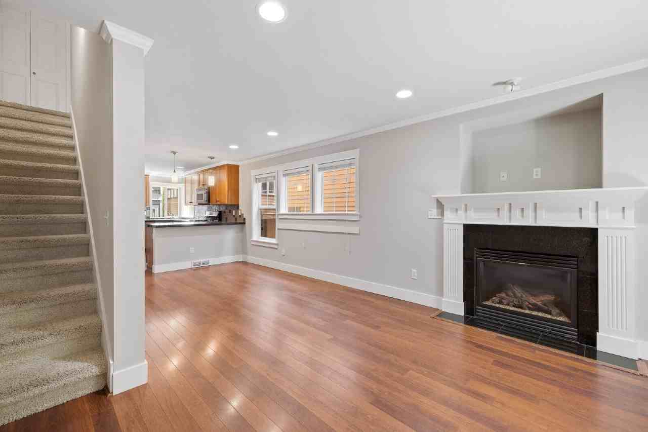 130 25th Ave E - Photo 5 of 30