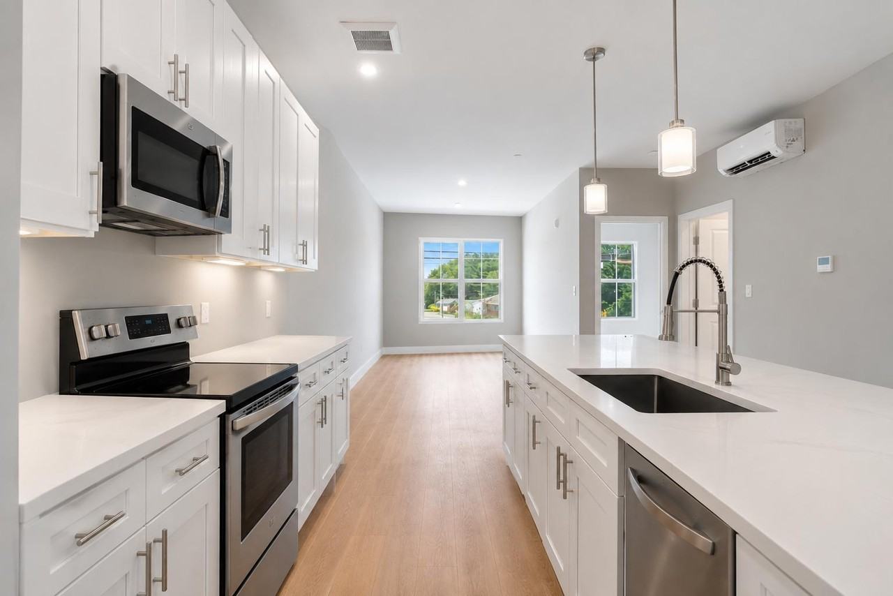298 Main St #2B - Photo 5 of 33