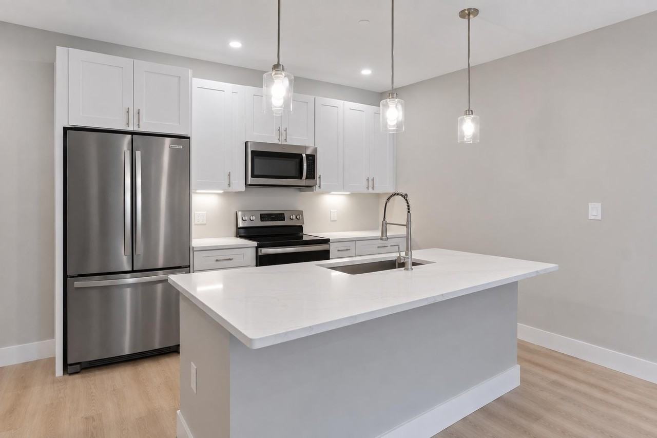 298 Main St #2E - Photo 4 of 37