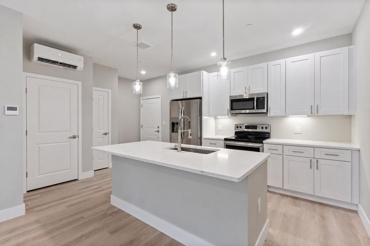 298 Main St #2E - Photo 6 of 37
