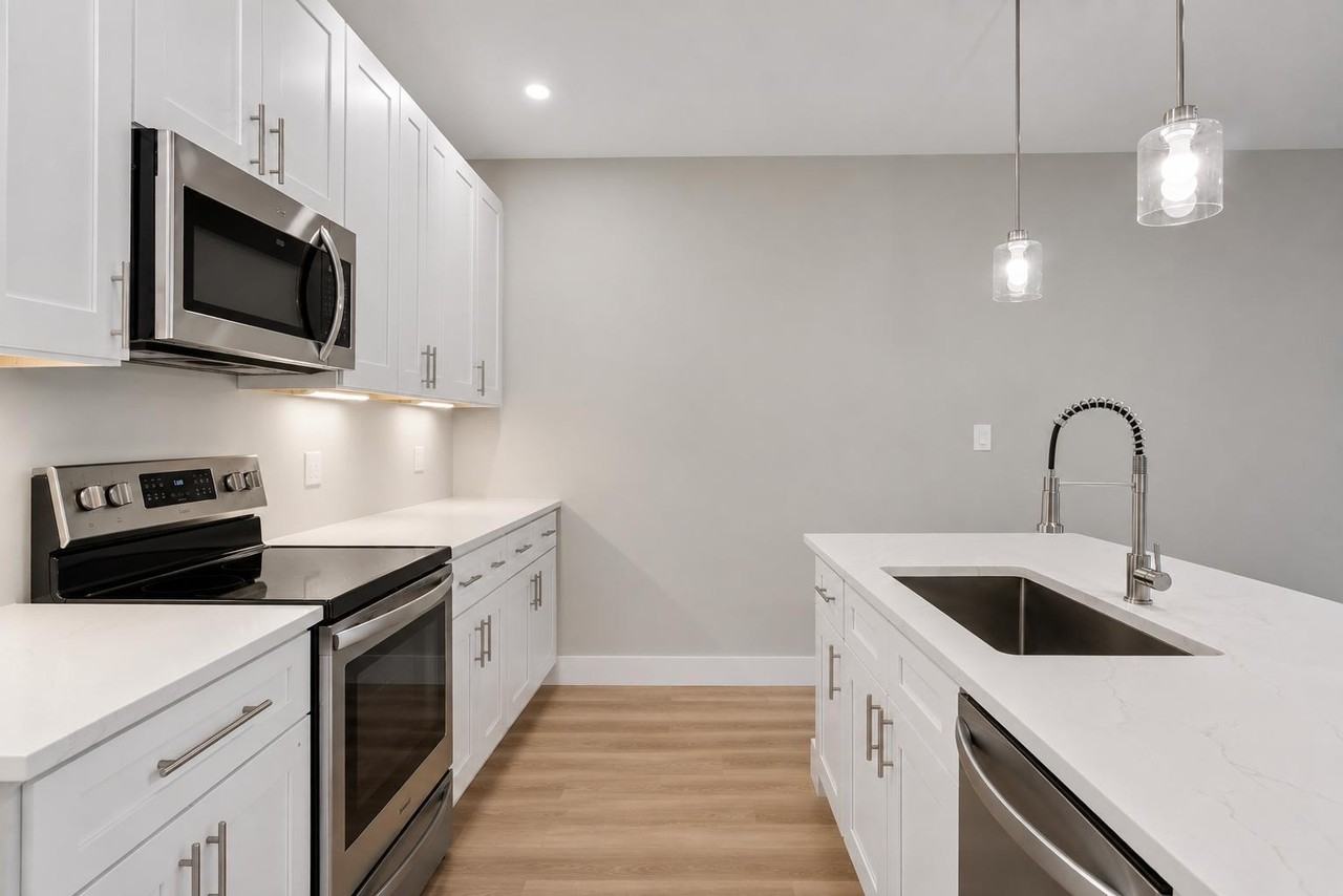 298 Main St #2E - Photo 7 of 37