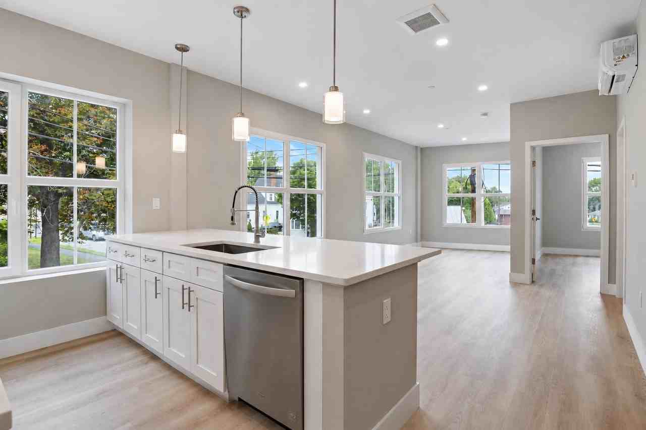 298 Main St #2A - Photo 5 of 33