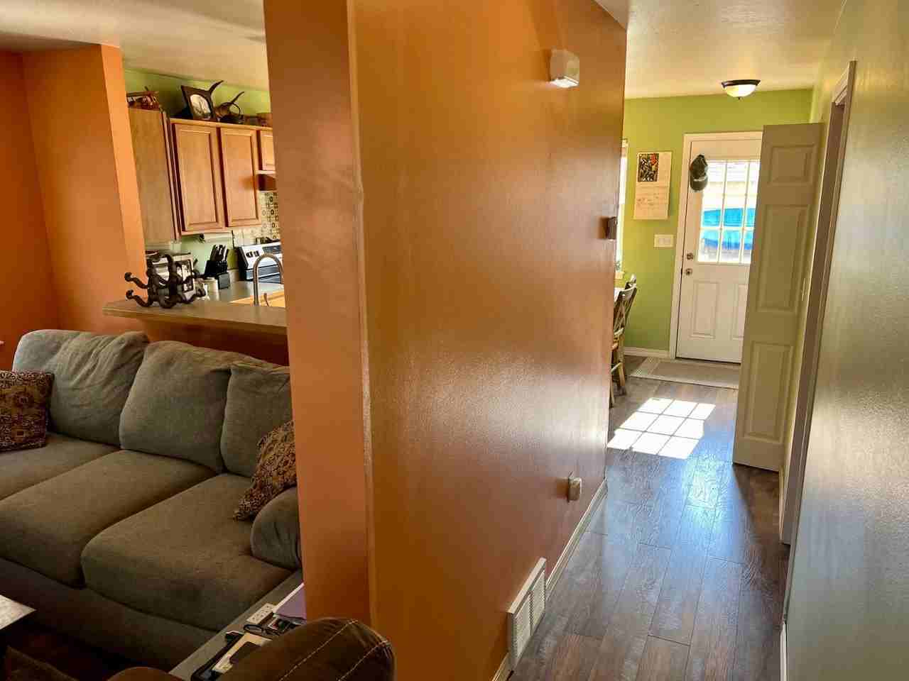 1344 Bulwer St - Photo 4 of 18
