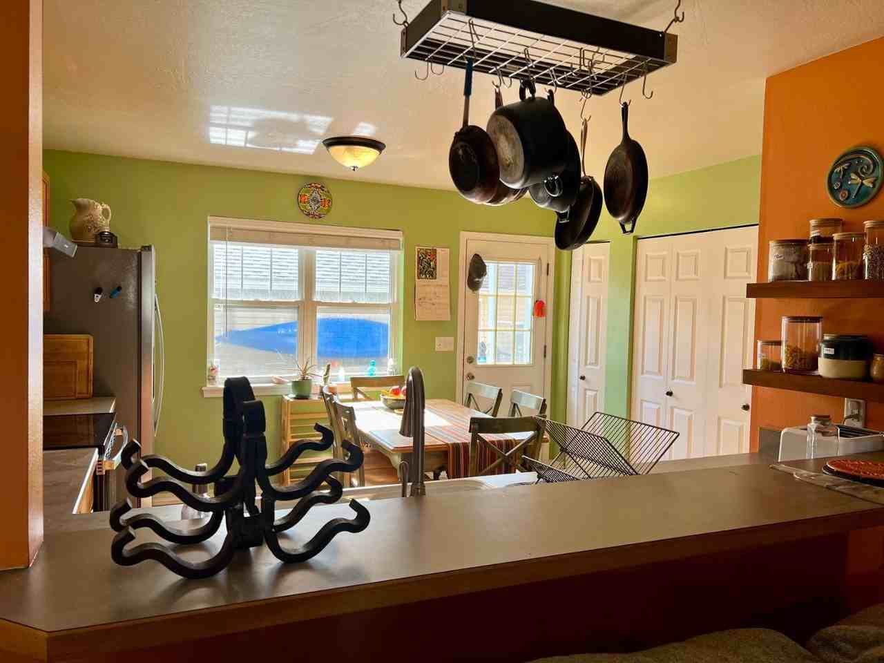 1344 Bulwer St - Photo 5 of 18