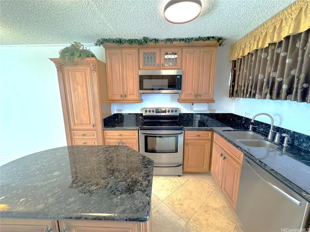 555 University Ave #3103 - Photo 3 of 16