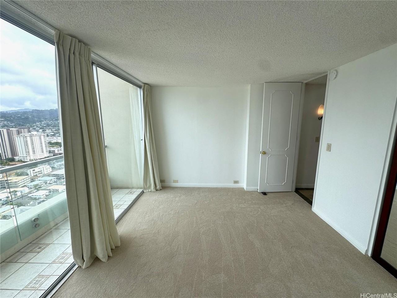 555 University Ave #3103 - Photo 7 of 16