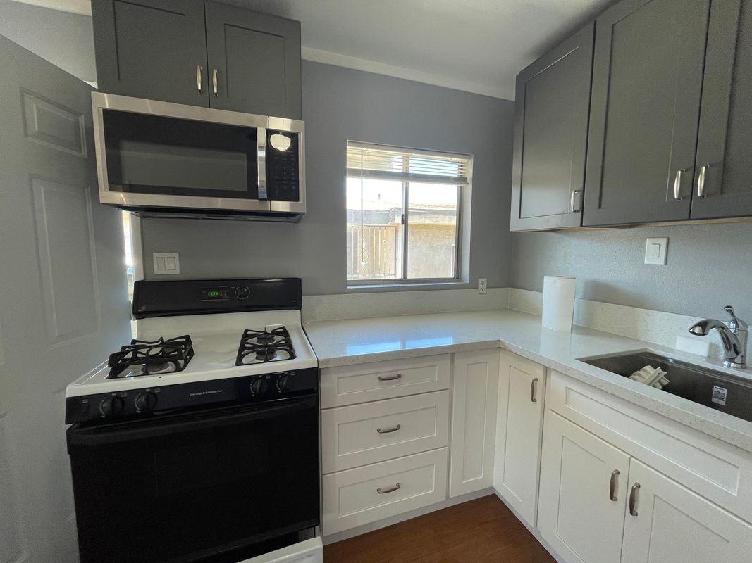 148 W Hall Ave - Photo 3 of 7