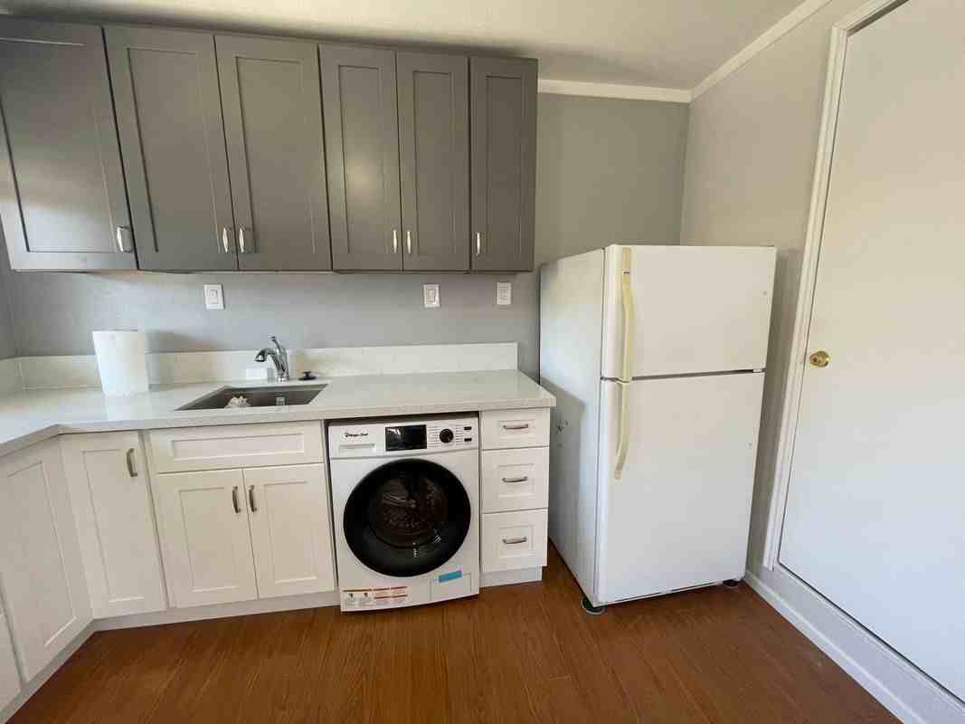 148 W Hall Ave - Photo 4 of 7
