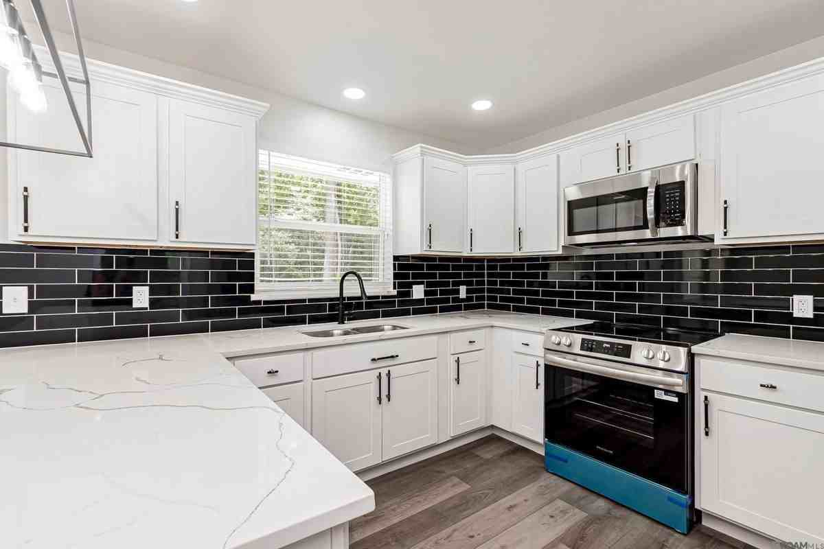 5255 Breckenridge Ave - Photo 3 of 20