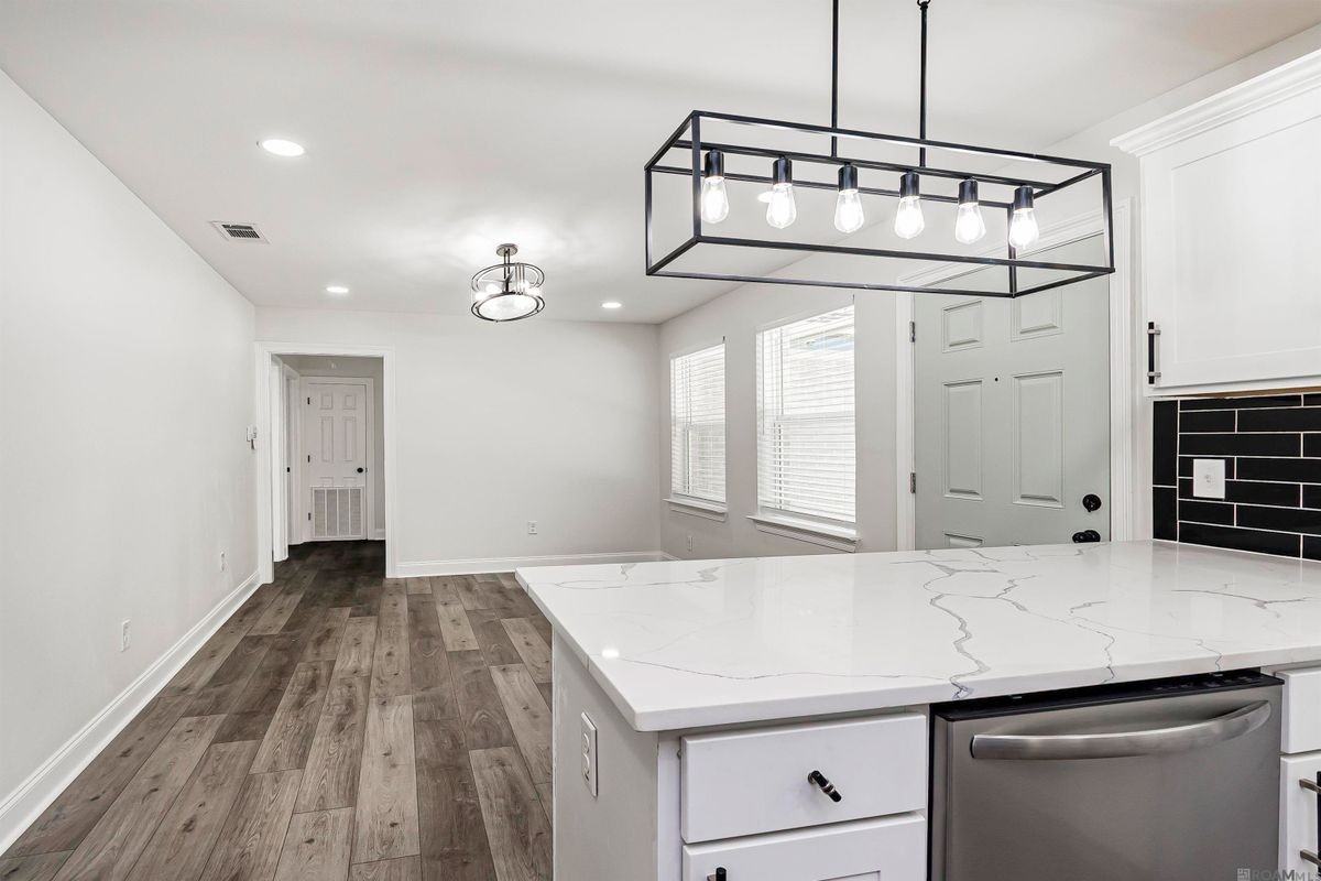 5255 Breckenridge Ave - Photo 5 of 20