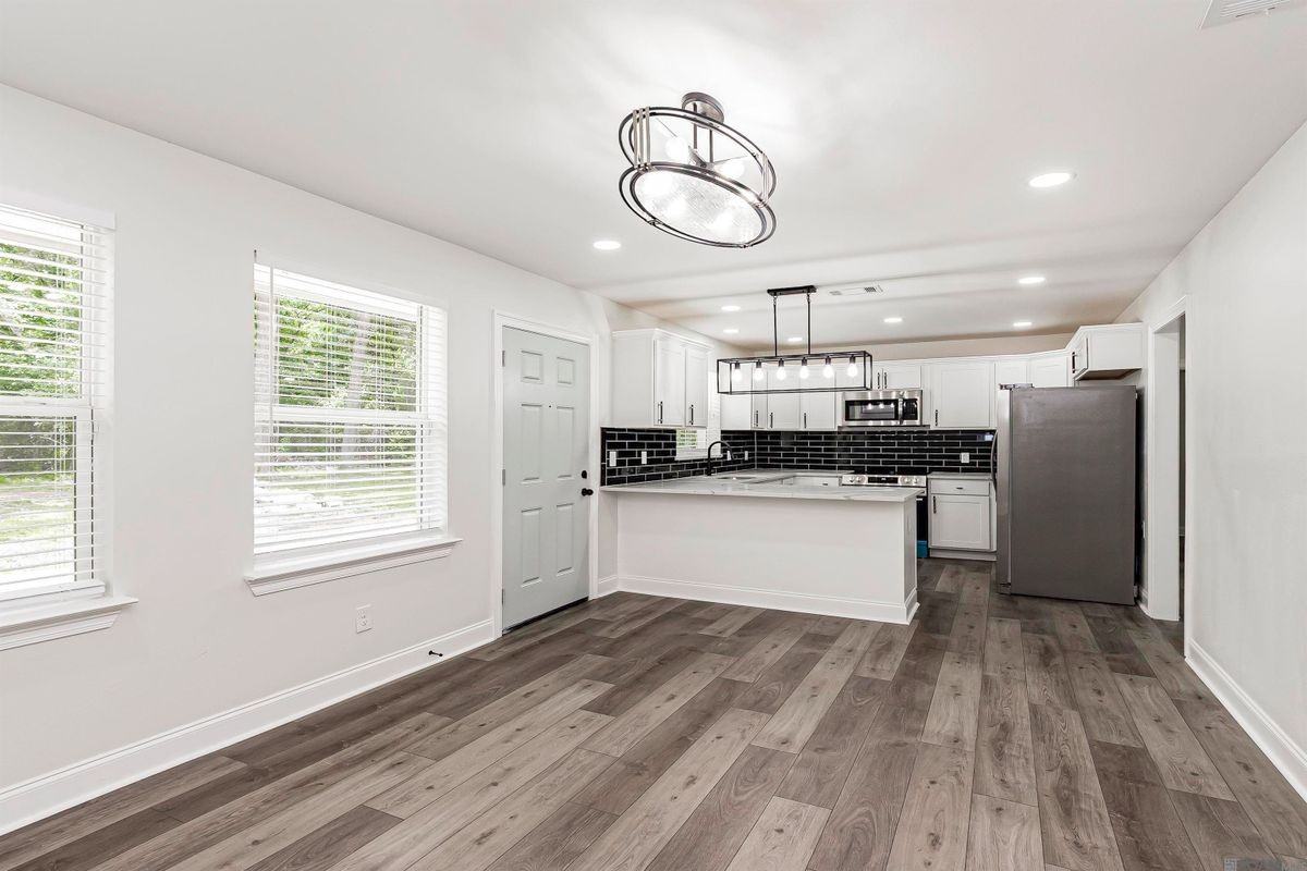 5255 Breckenridge Ave - Photo 7 of 20