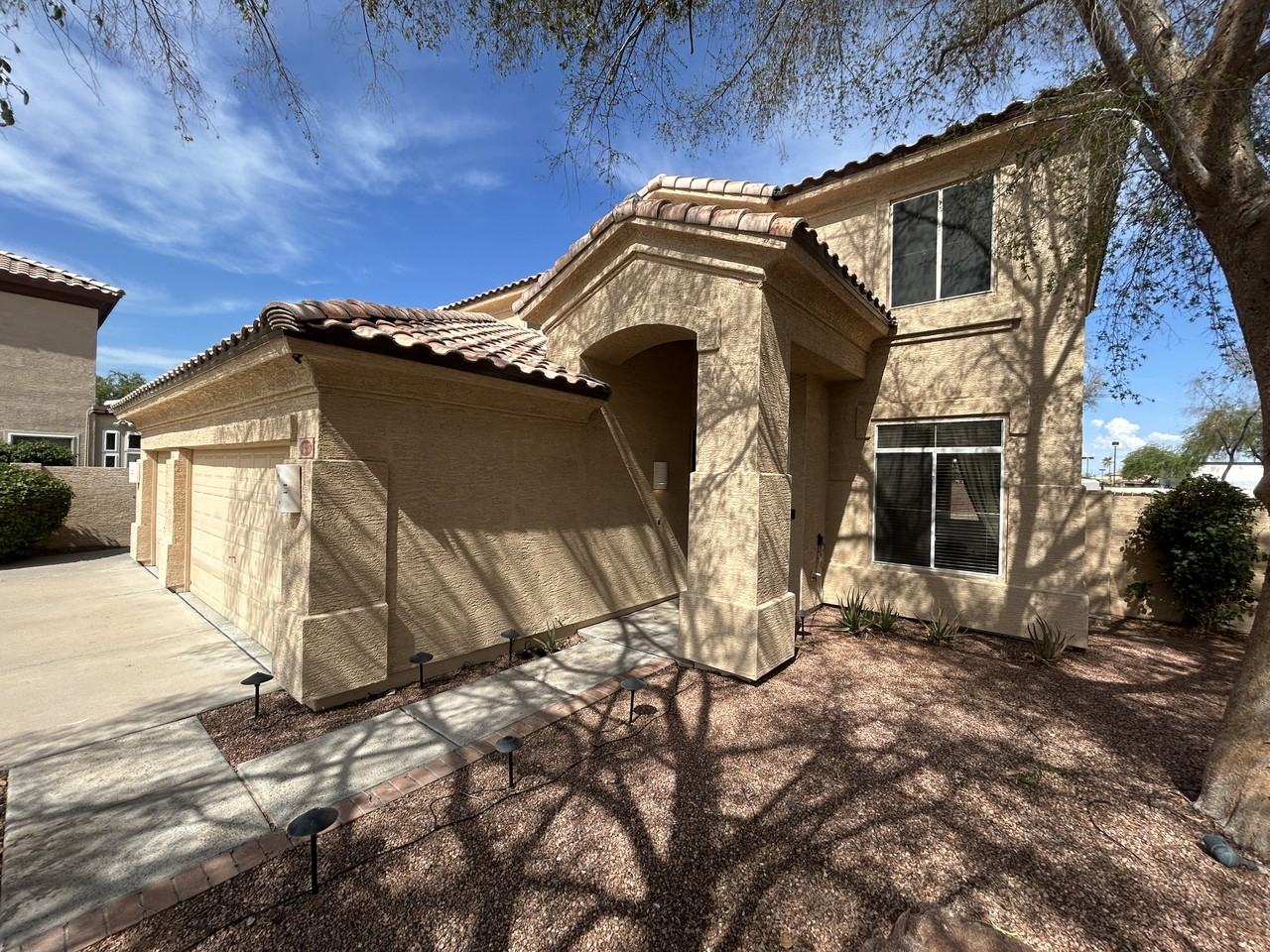 9885 S La Rosa Dr - Photo 3 of 48