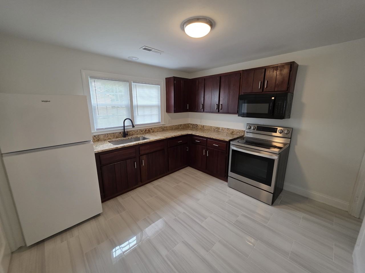 310 Decatur Ave - Photo 3 of 14