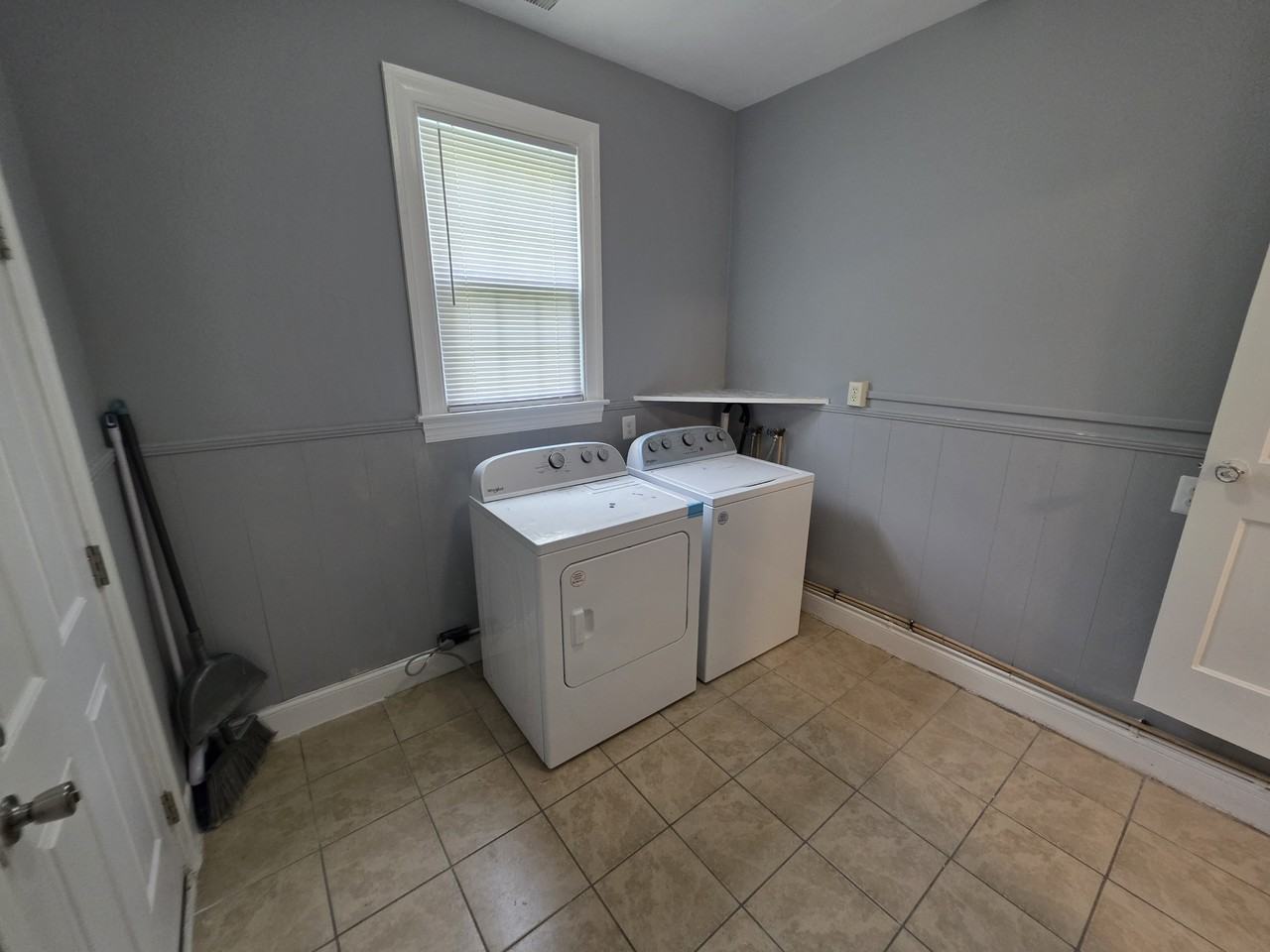 310 Decatur Ave - Photo 4 of 14
