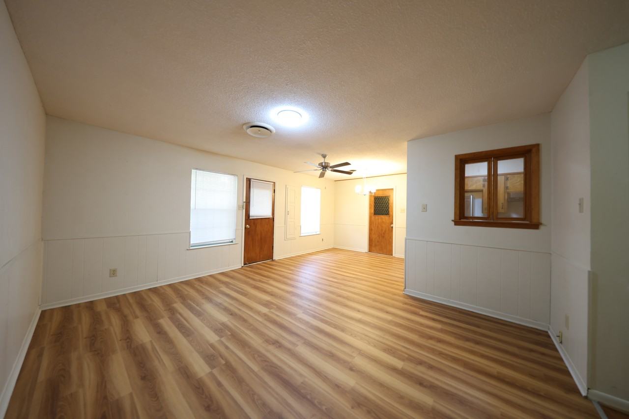 1217 Meadow Dr - Photo 7 of 23
