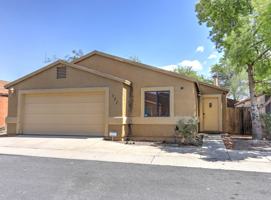 featured image of 441 E Geronimo Bluff Loop