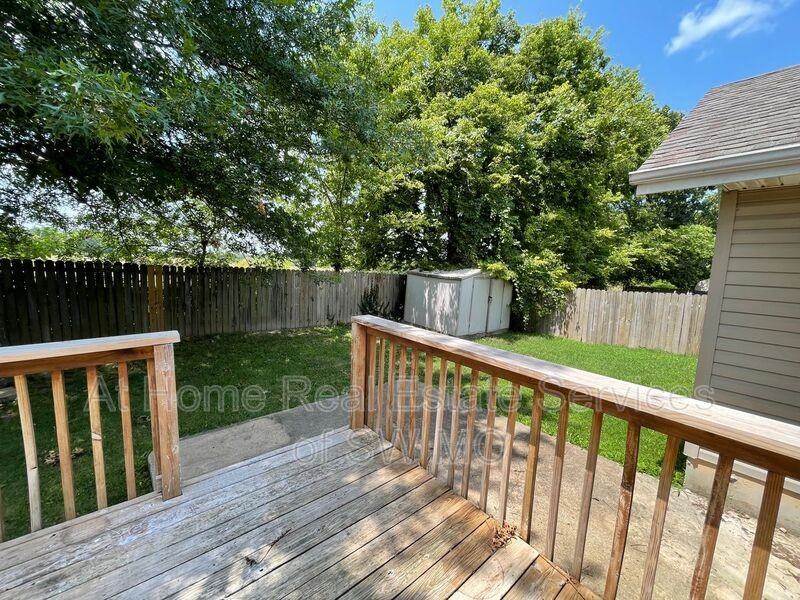 207 N Carlisle Dr - Photo 6 of 14