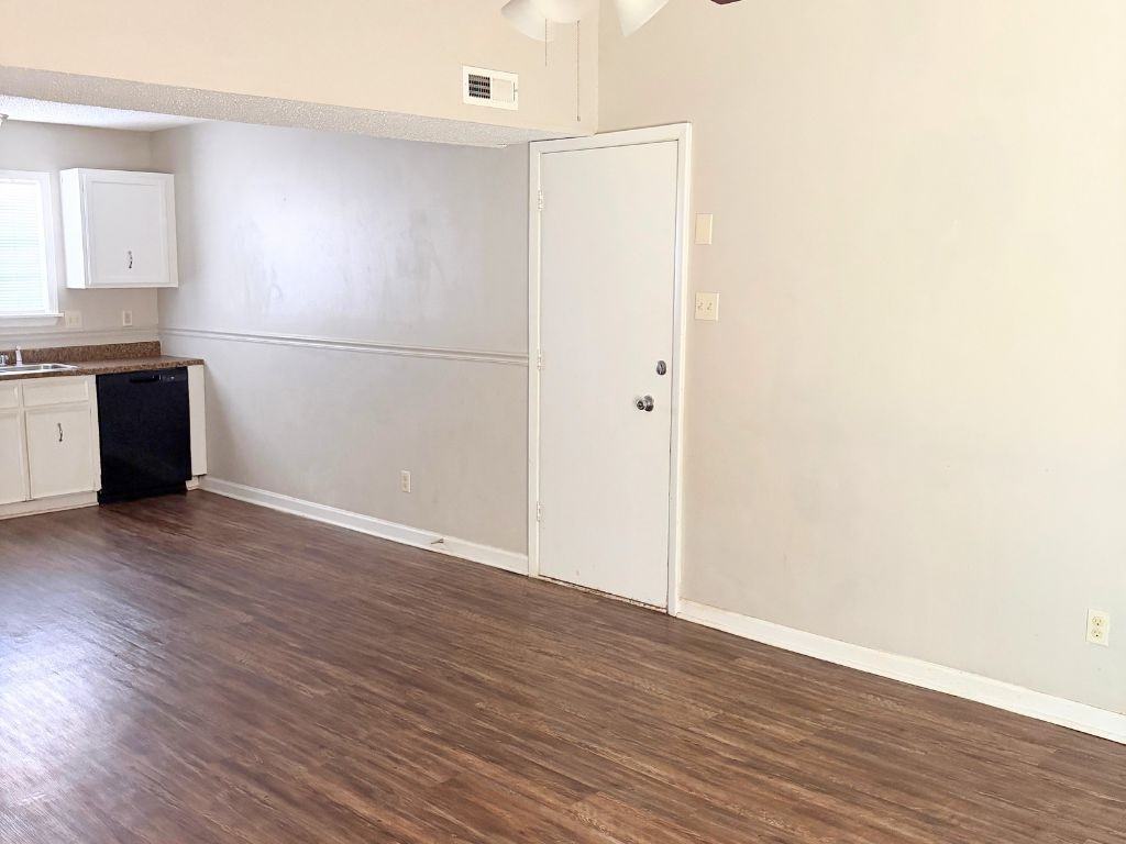 809 Nicole Dr - Photo 4 of 18