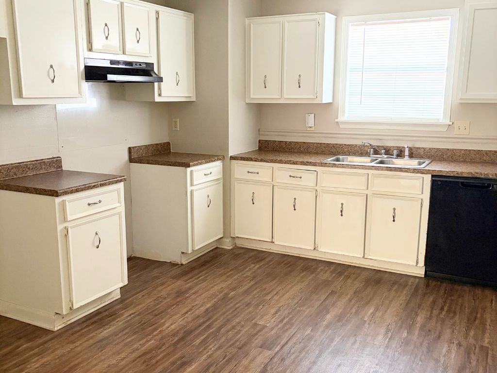 809 Nicole Dr - Photo 5 of 18
