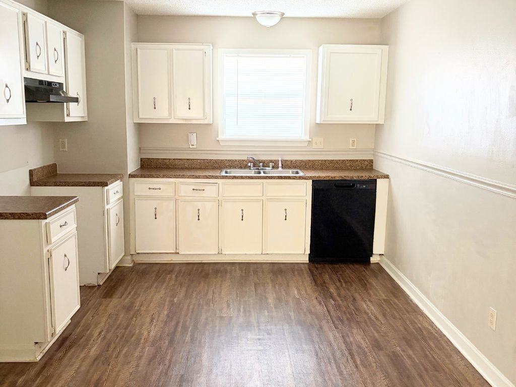 809 Nicole Dr - Photo 6 of 18