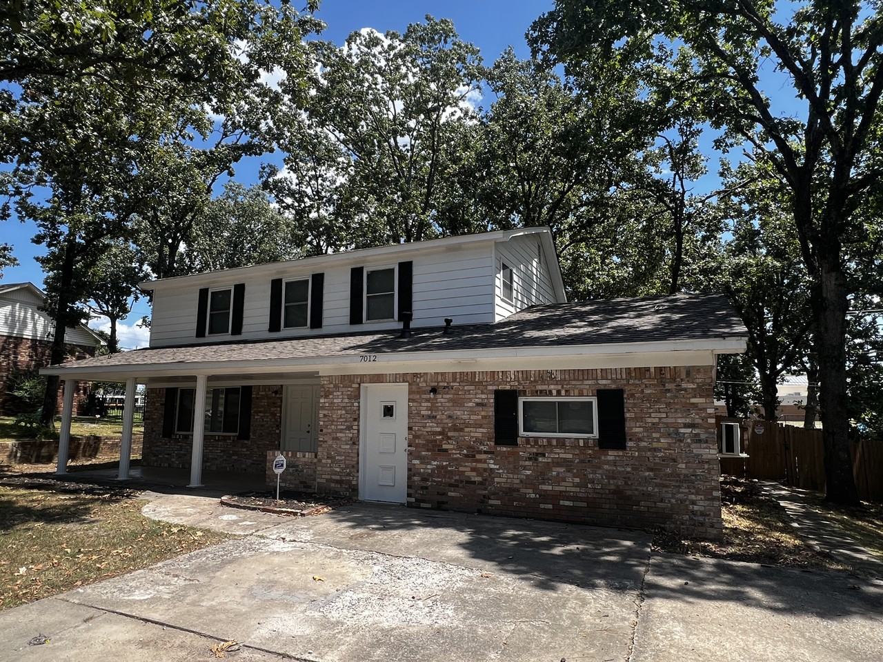 7012 Comanche Dr - Photo 2 of 24
