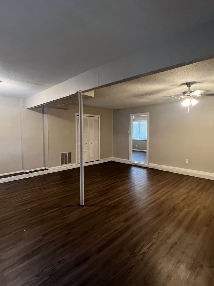 7012 Comanche Dr - Photo 4 of 24