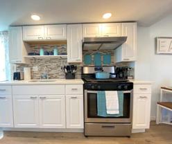 736 S Burlington Ave - Photo 1 of 1