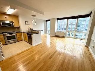 413 Main St #5 - Photo 3 of 3