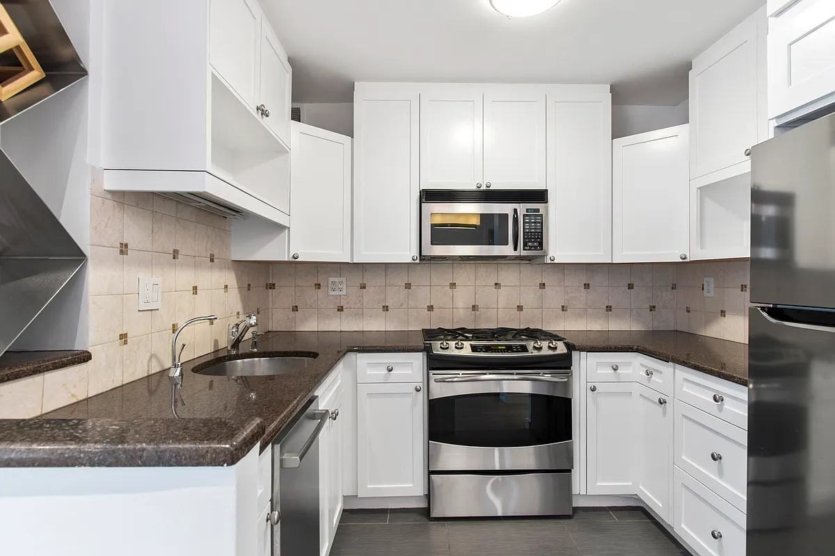 46 E 12th St #19 - Photo 3 of 3