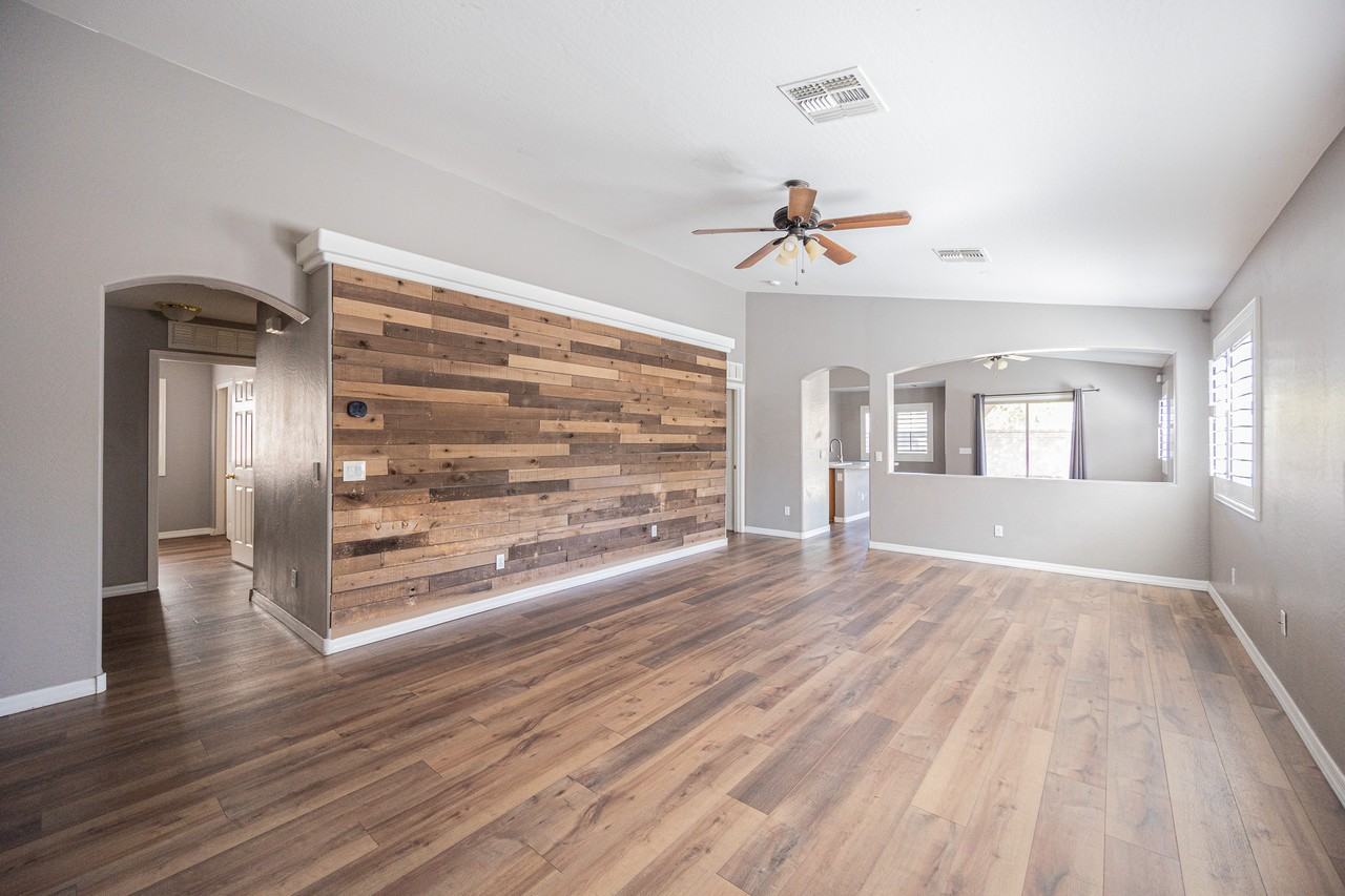 10960 W Taft St - Photo 4 of 28