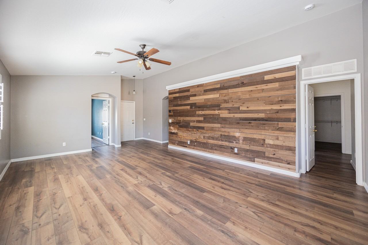 10960 W Taft St - Photo 5 of 28