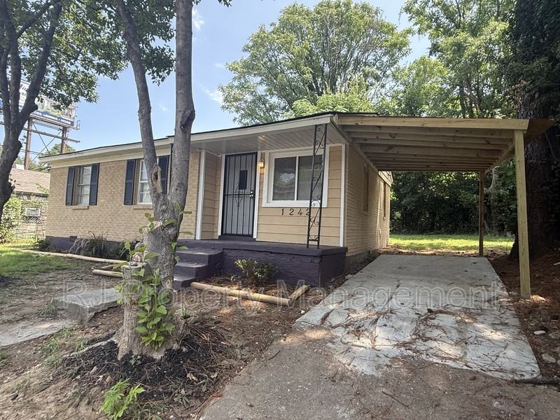 1242 Airways Blvd - Photo 2 of 9