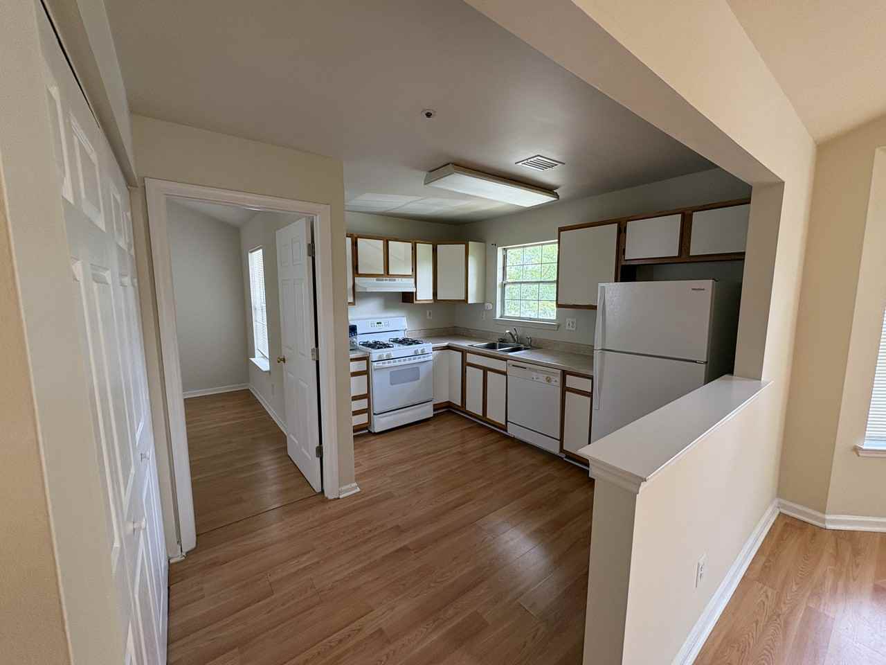 514 Astor Sq #52 - Photo 5 of 16