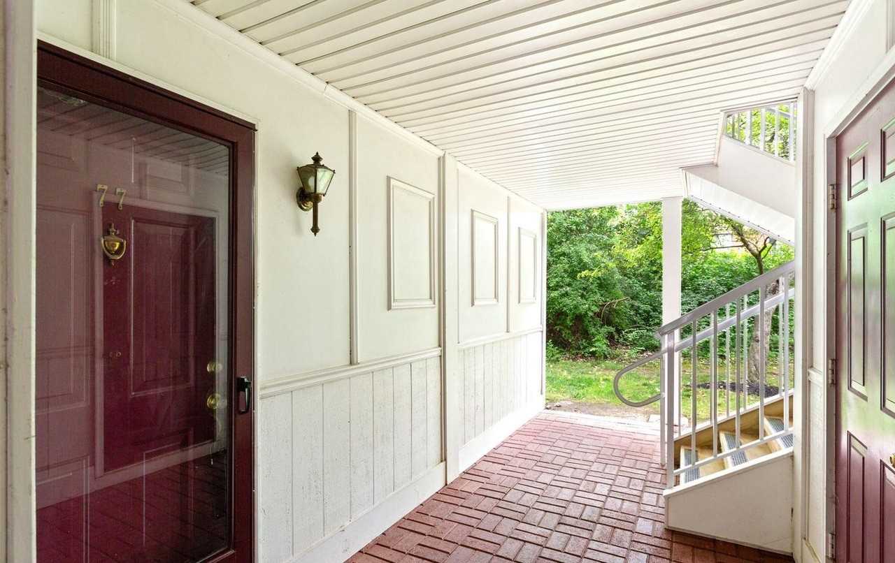 77 Cheverny Ct - Photo 3 of 26