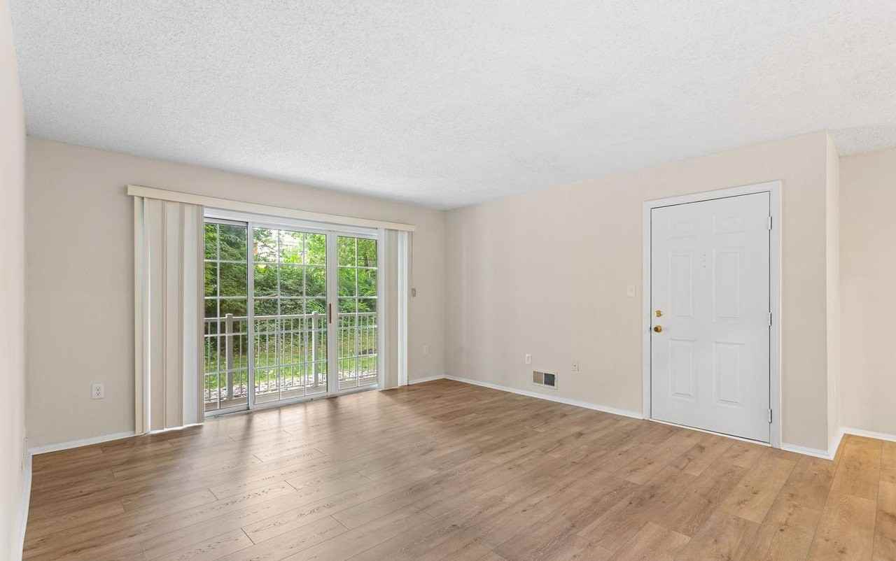 77 Cheverny Ct - Photo 5 of 26