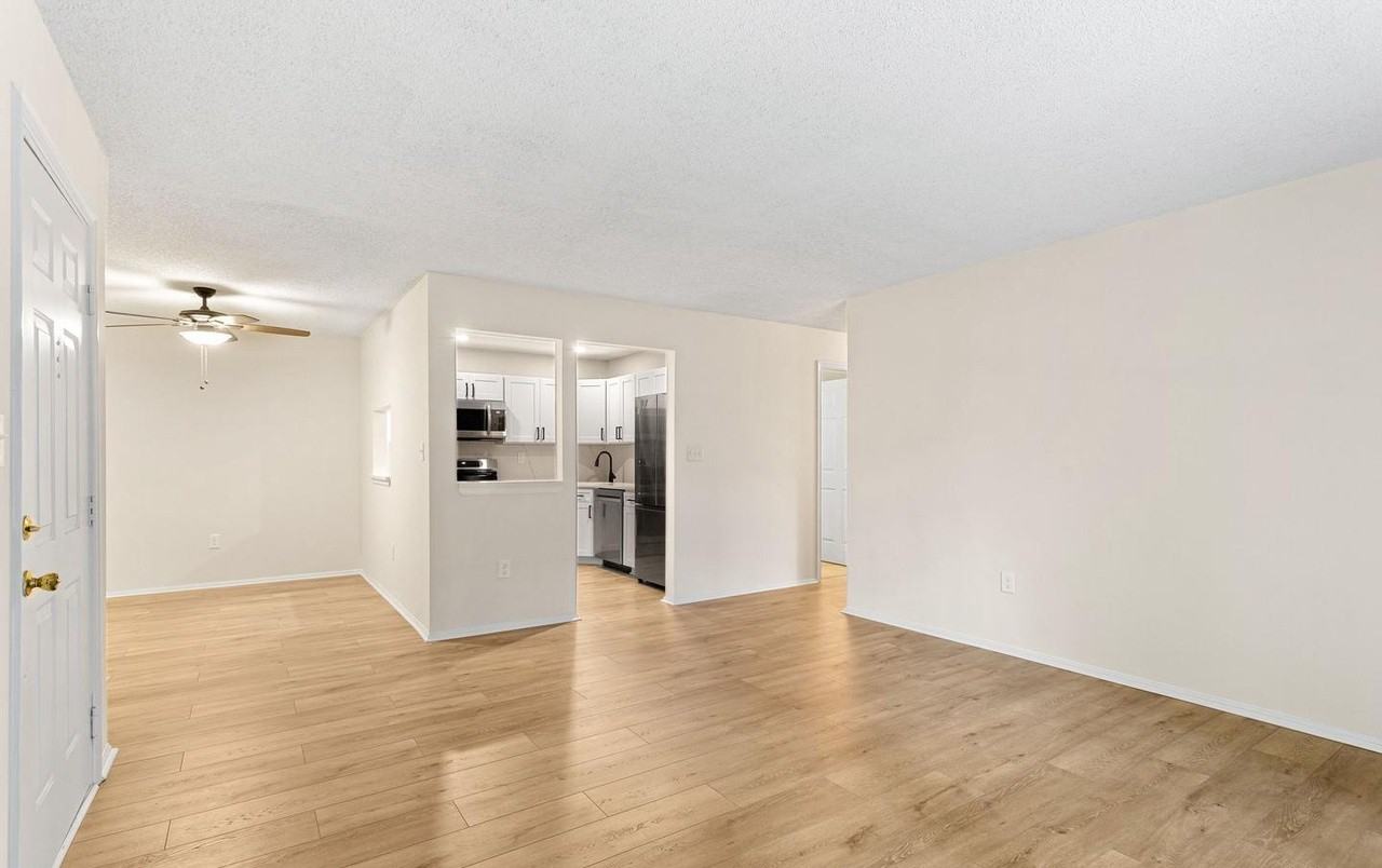 77 Cheverny Ct - Photo 6 of 26