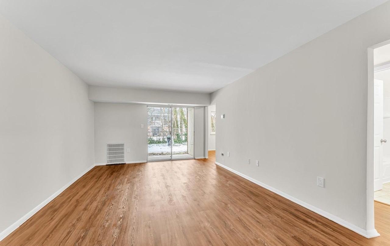 845 Henri Ct - Photo 4 of 23