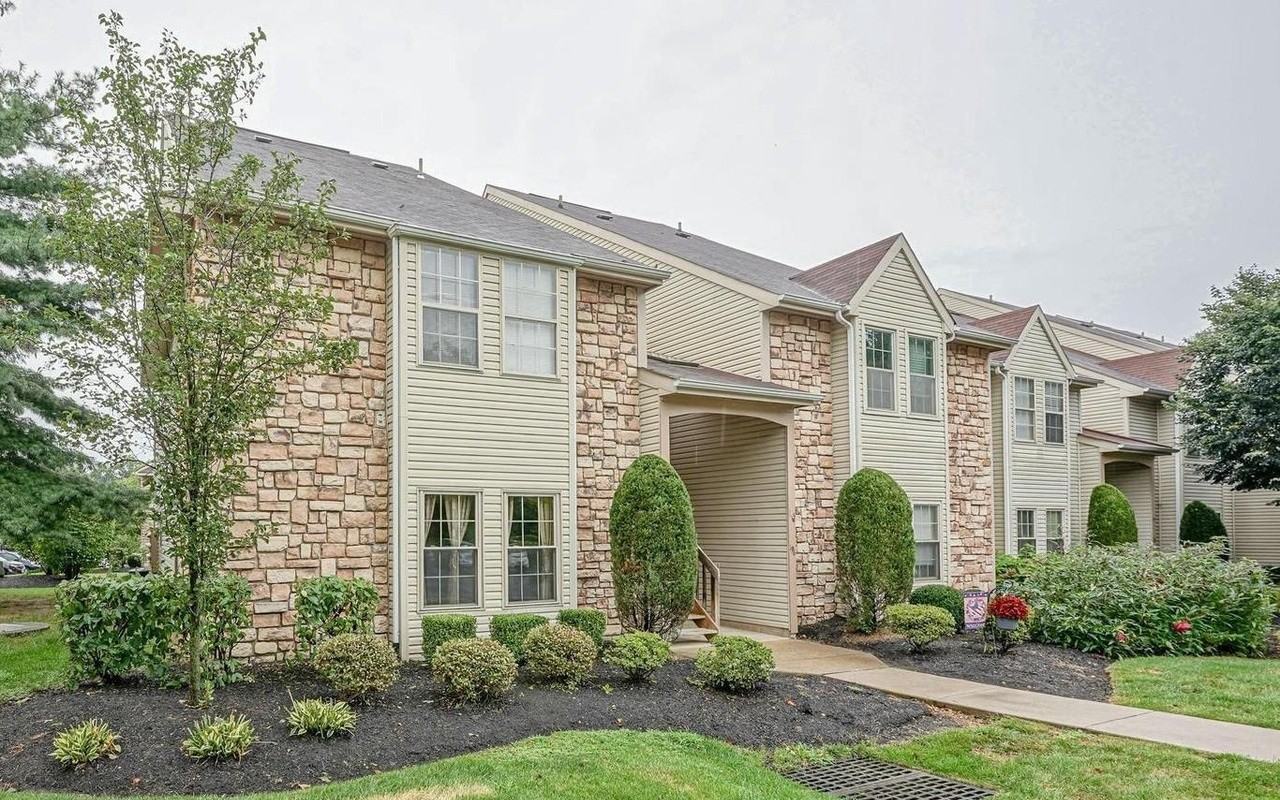 194 Tavistock - Photo 2 of 22