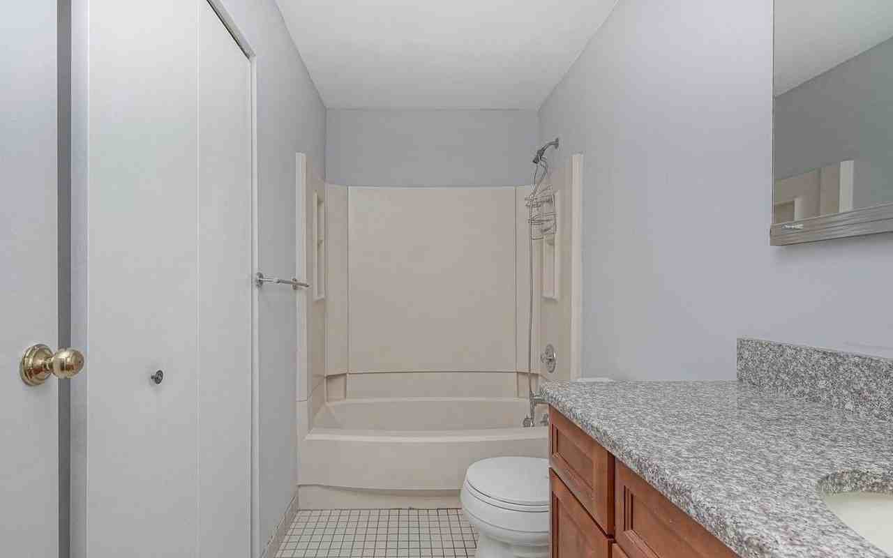 194 Tavistock - Photo 7 of 22