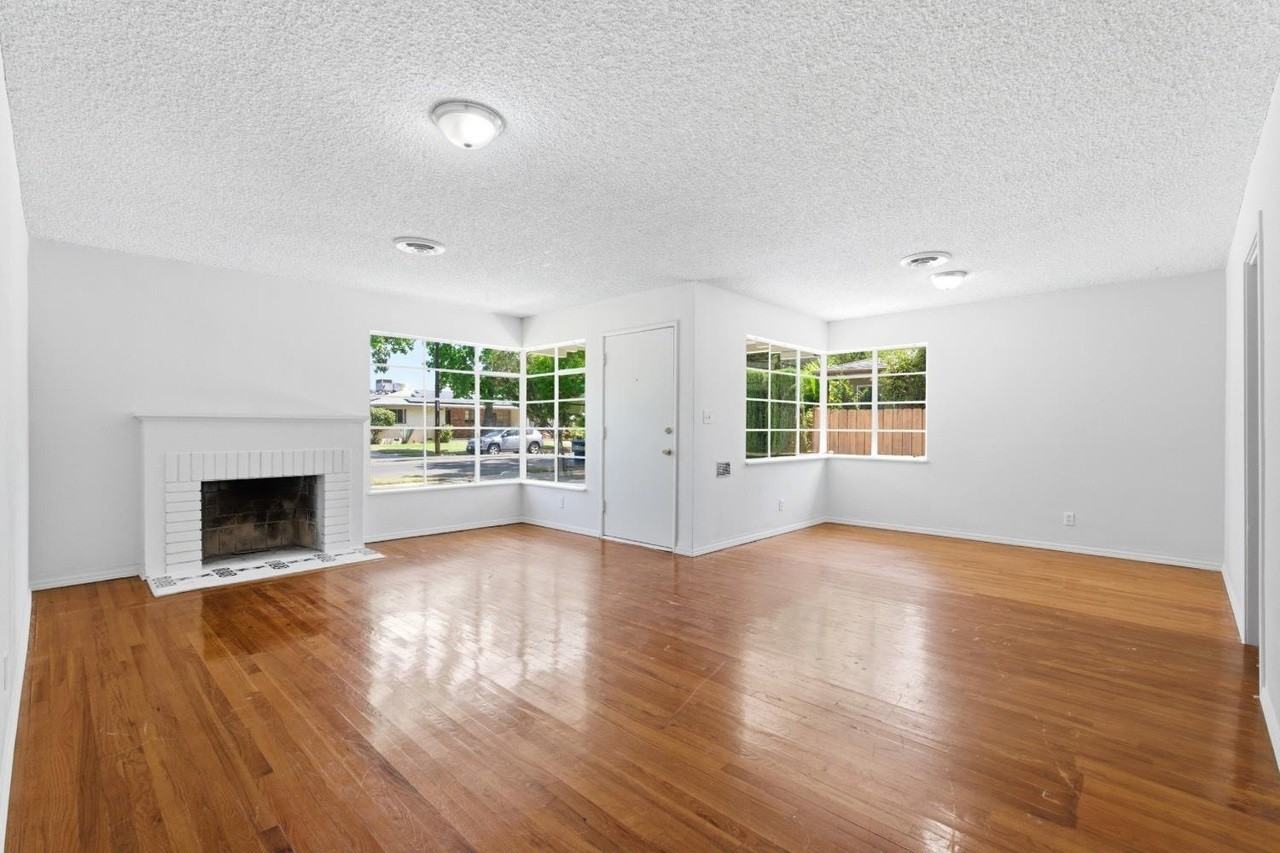 124 E Robinson Ave - Photo 3 of 23