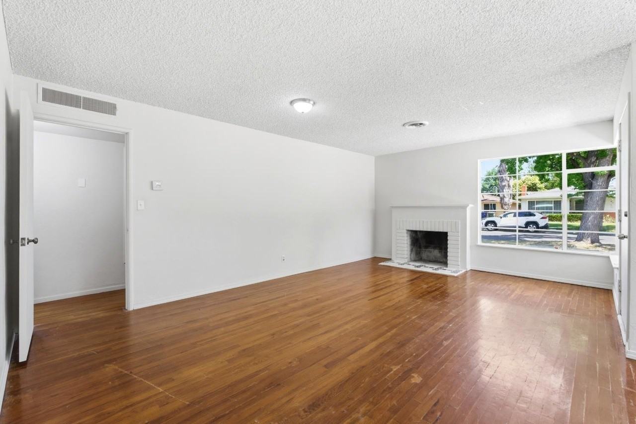 124 E Robinson Ave - Photo 4 of 23