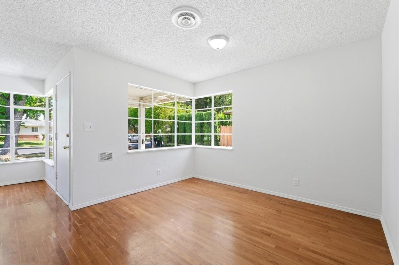 124 E Robinson Ave - Photo 6 of 23