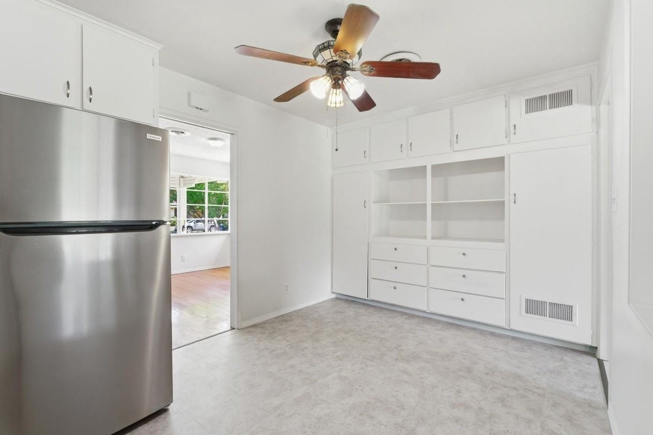 124 E Robinson Ave - Photo 7 of 23