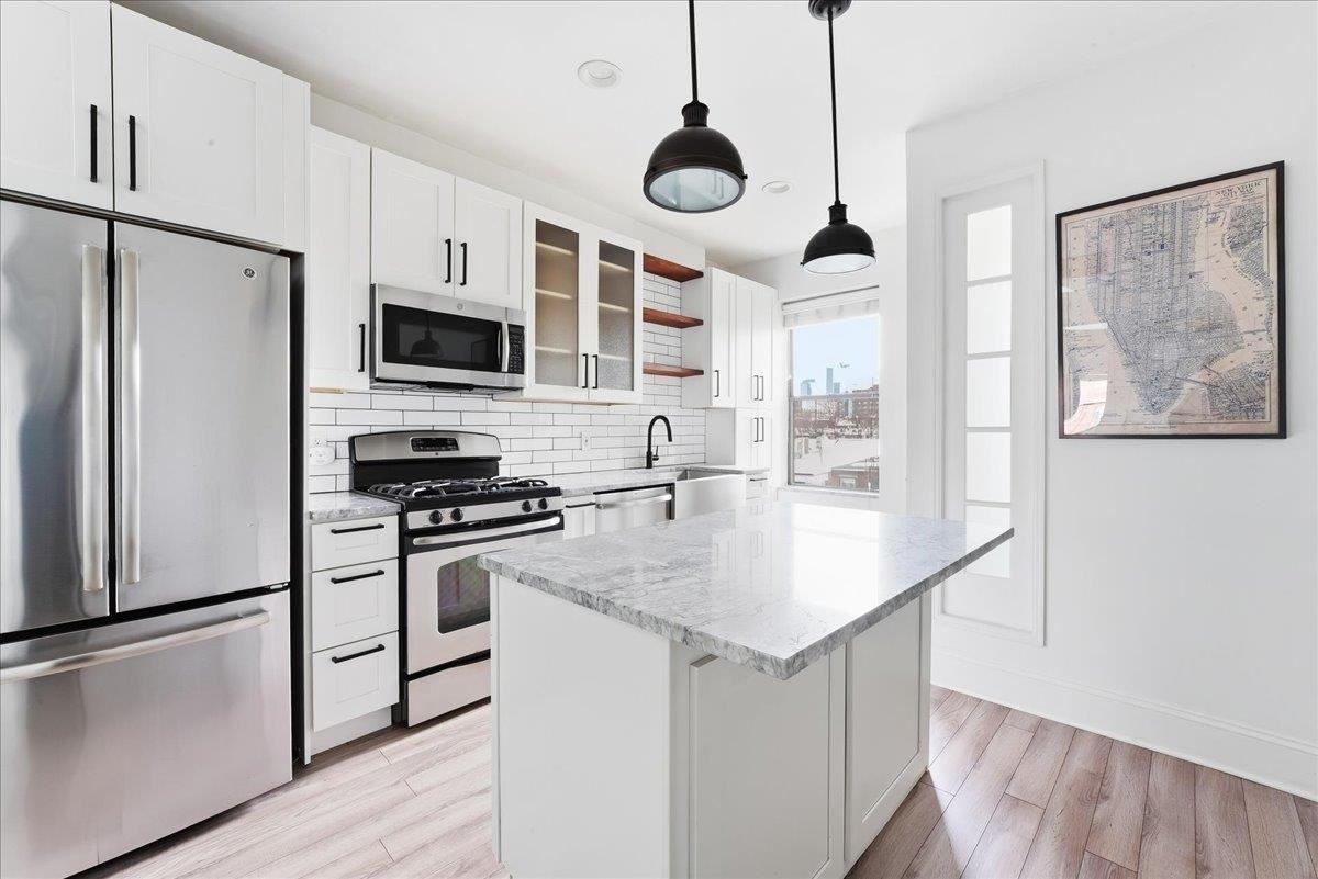 1013 Park Ave - Photo 4 of 16