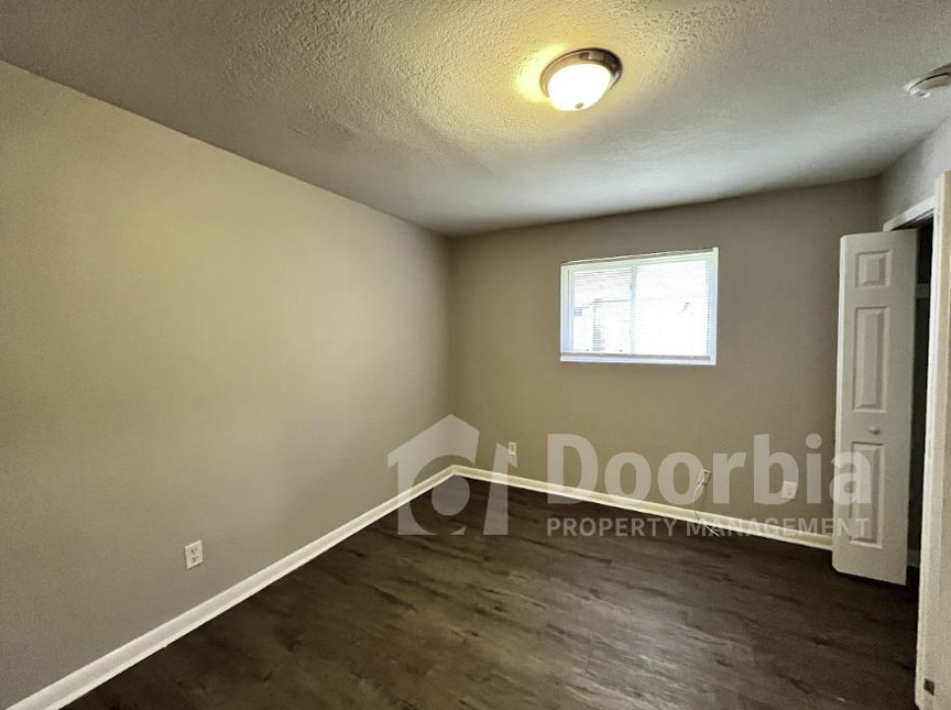 5026 Westchase Ct #2 - Photo 5 of 11