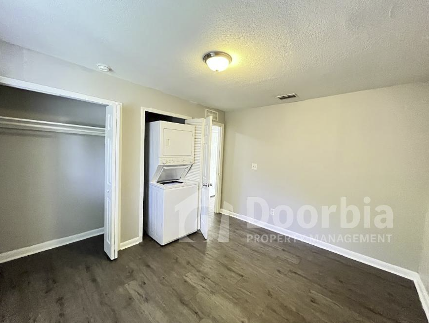5026 Westchase Ct #2 - Photo 6 of 11