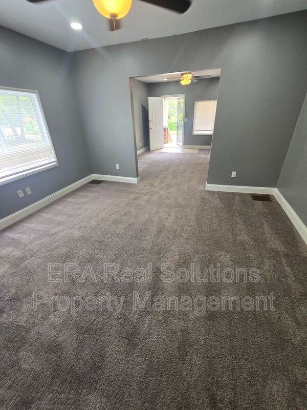 1144 E 16th Ave - Photo 7 of 26