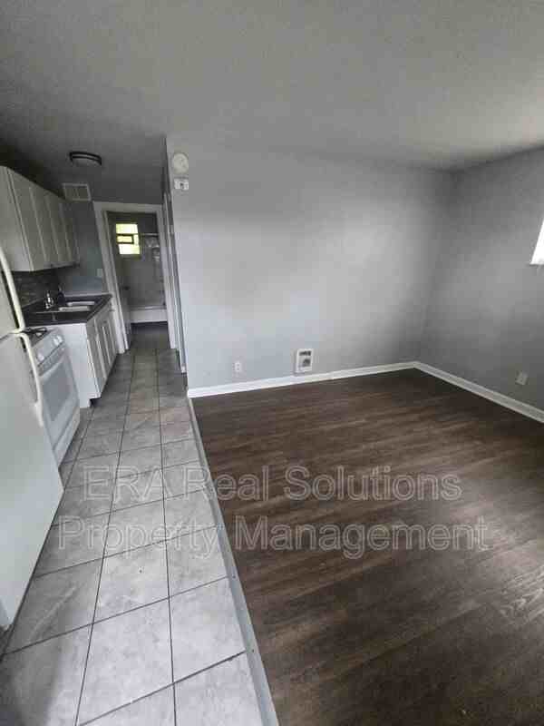 2958 Sullivant Ave #EML - Photo 5 of 12
